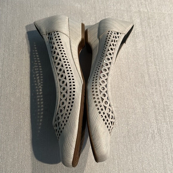 Ros Hommerson ‘Tina’ Flat Slip On Shoes w/ Hole Amazing quality Size 8 Like new - Picture 8 of 15